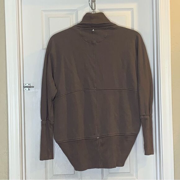 Aritzia Wilfred Diderot Circle Sweater Size Small Taupe Color - Picture 10 of 10